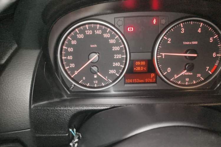 Used BMW X1 2014 sDrive18i Fashion Model Odometer Close Up