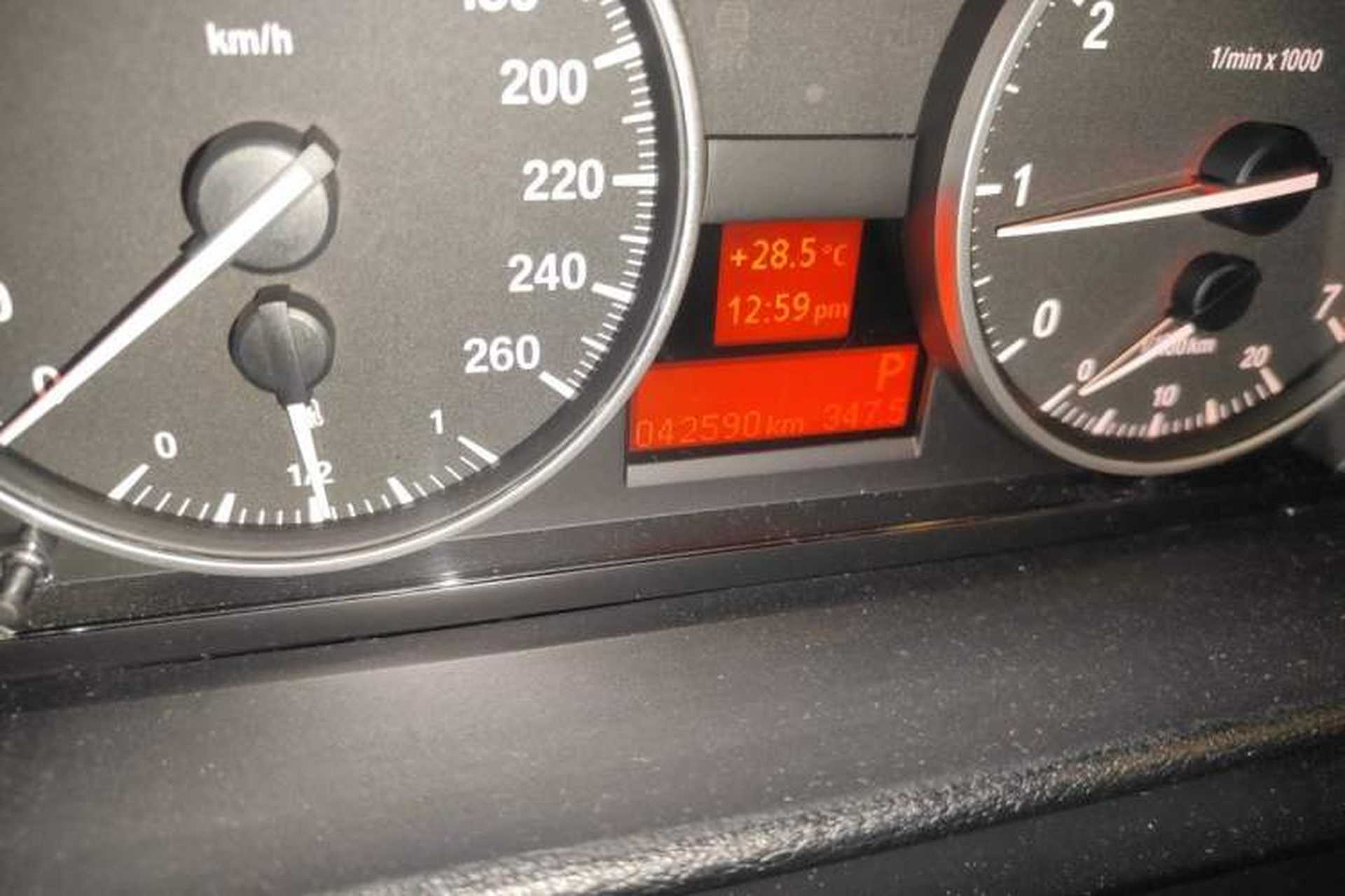 Used BMW X1 2014 sDrive18i Fashion Model Odometer Close Up