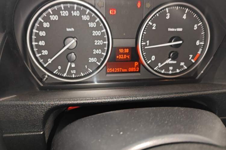 Used BMW X1 2014 sDrive18i Leading Model Odometer Close Up