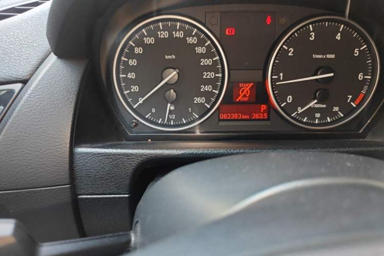Used BMW X1 2014 sDrive18i Fashion Model Odometer Close Up