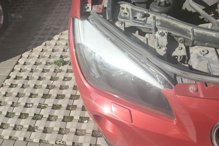 Used BMW X1 2014 sDrive18i Fashion Model Right Front Headlight