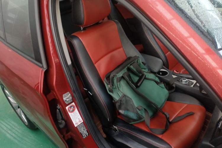Used BMW X1 2014 sDrive18i Fashion Model Right Front Seat