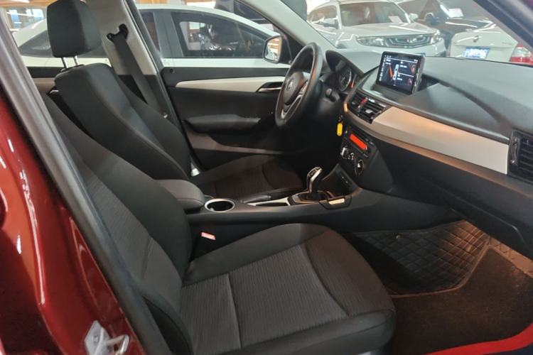 Used BMW X1 2014 sDrive18i Fashion Model Right Front Seat