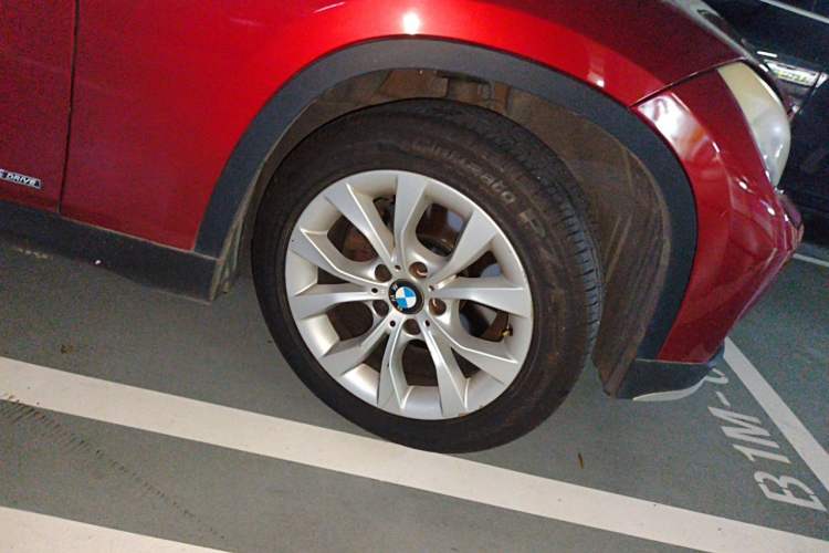 Used BMW X1 2014 sDrive18i Fashion Model Right Front Wheel Hub