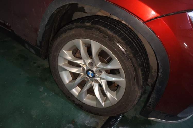 Used BMW X1 2014 sDrive18i Leading Model Right Front Wheel Hub