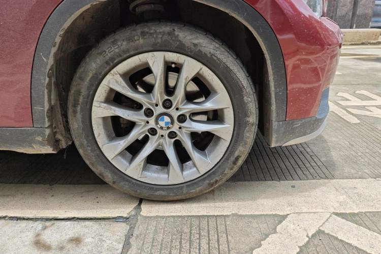 Used BMW X1 2014 sDrive18i Leading Model Right Front Wheel Hub