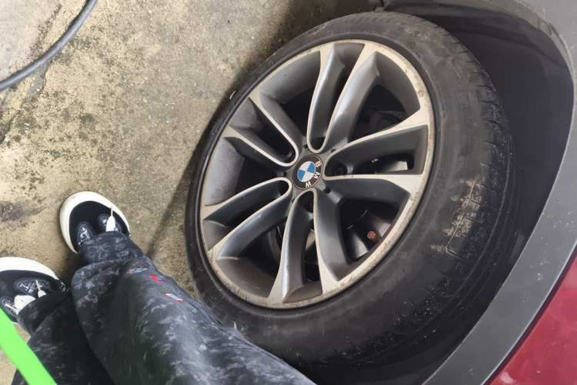 Used BMW X1 2014 sDrive20i Sports Design Package Right Front Wheel Hub