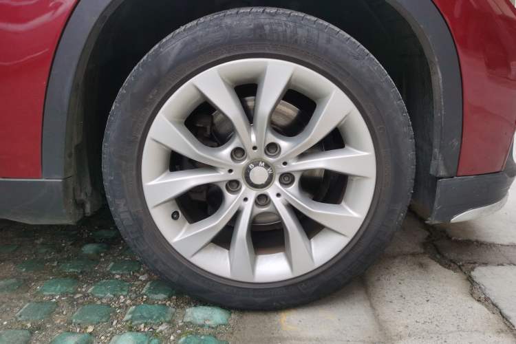 Used BMW X1 2014 sDrive18i Fashion Model Right Front Wheel Hub
