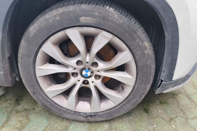 Used BMW X1 2014 sDrive18i Fashion Model Right Front Wheel Hub