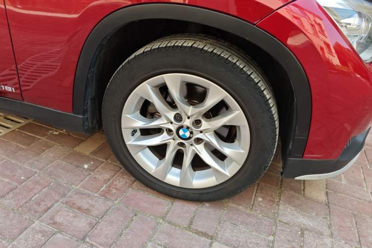 Used BMW X1 2014 sDrive18i Leading Model Right Front Wheel Hub