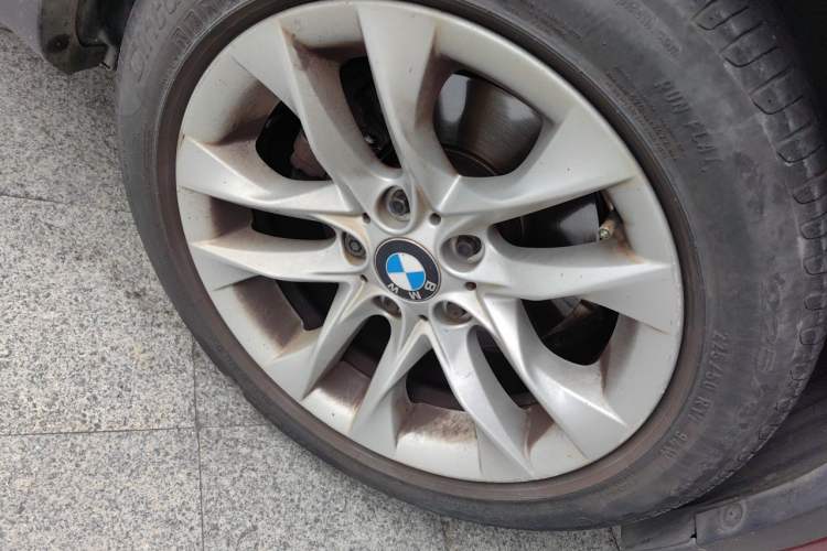 Used BMW X1 2014 sDrive18i Leading Model Right Front Wheel Hub