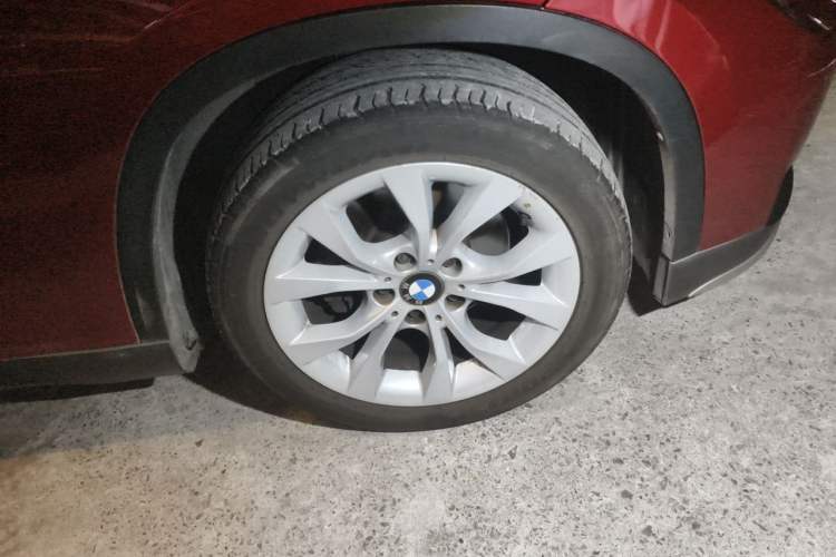 Used BMW X1 2014 sDrive18i Fashion Model Right Front Wheel Hub