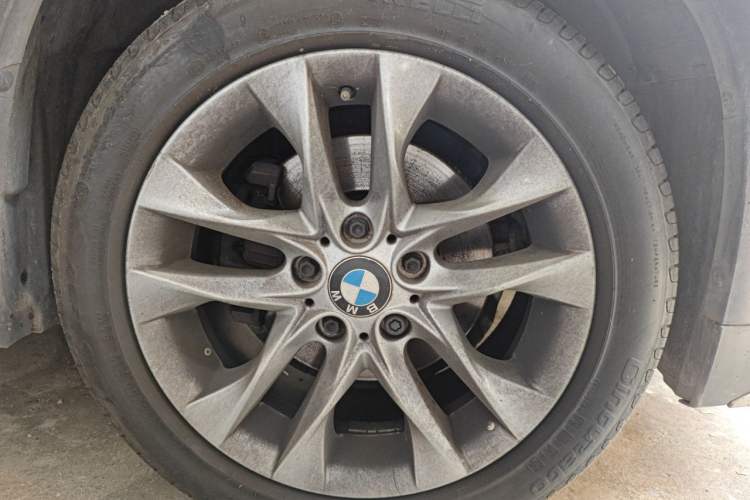 Used BMW X1 2014 sDrive18i Leading Model Right Front Wheel Hub