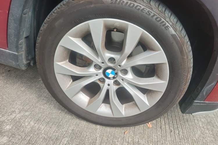 Used BMW X1 2014 sDrive18i Fashion Model Right Front Wheel Hub