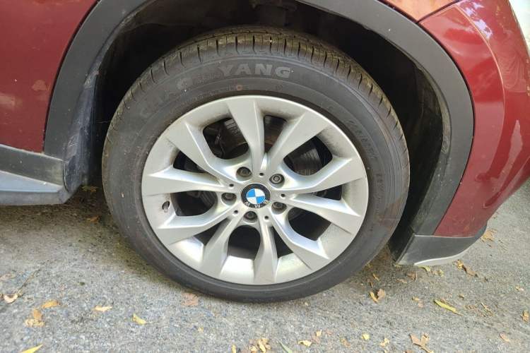 Used BMW X1 2014 sDrive18i Fashion Model Right Front Wheel Hub