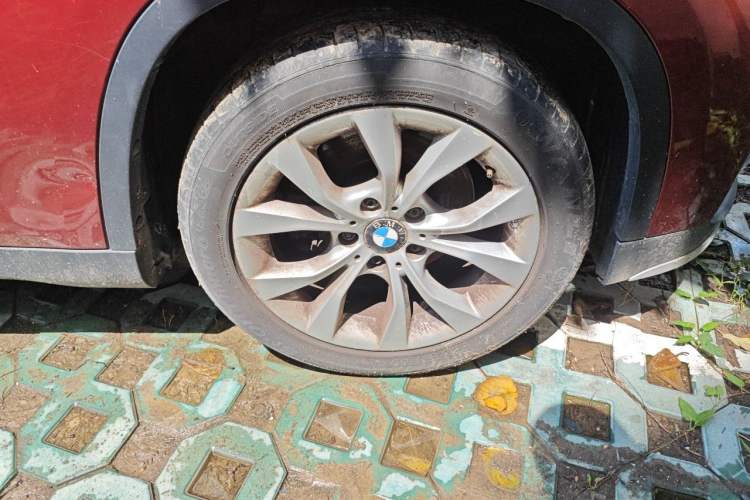 Used BMW X1 2014 sDrive18i Fashion Model Right Front Wheel Hub