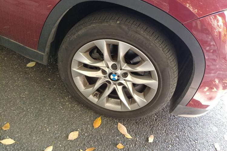 Used BMW X1 2014 sDrive18i Leading Model Right Front Wheel Hub