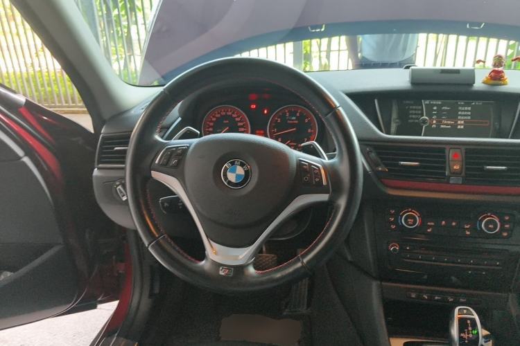 Used BMW X1 2014 xDrive20i Sports Design Package Steering Wheel