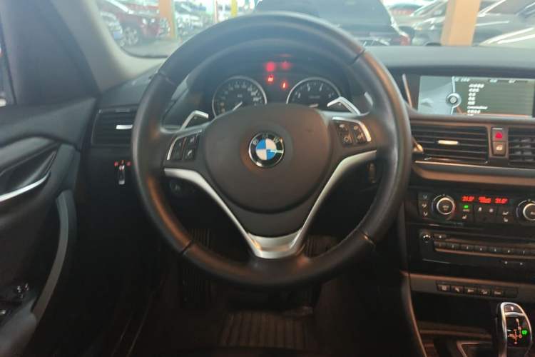Used BMW X1 2014 xDrive20i X Design Package Steering Wheel