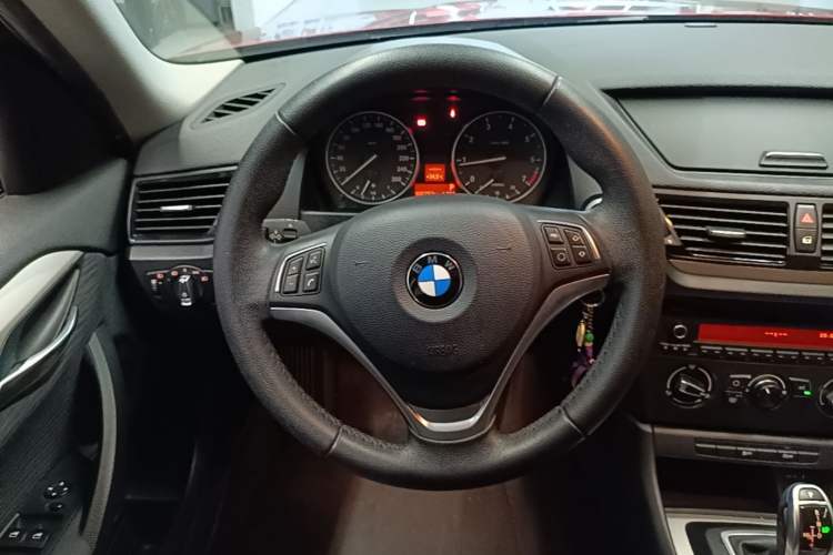 Used BMW X1 2014 sDrive18i Fashion Model Steering Wheel