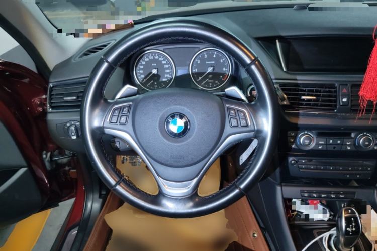 Used BMW X1 2014 xDrive20i X Design Package Steering Wheel