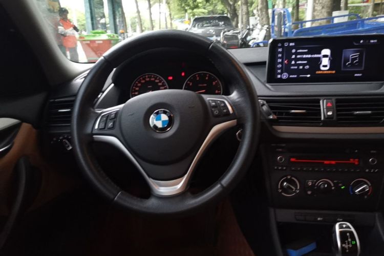 Used BMW X1 2014 sDrive18i Fashion Model Steering Wheel