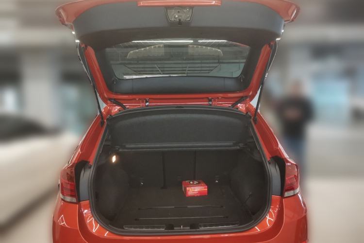 Used BMW X1 2014 sDrive18i Fashion Model Trunk