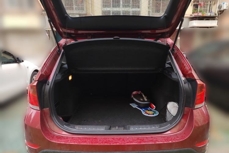 Used BMW X1 2014 sDrive18i Fashion Model Trunk