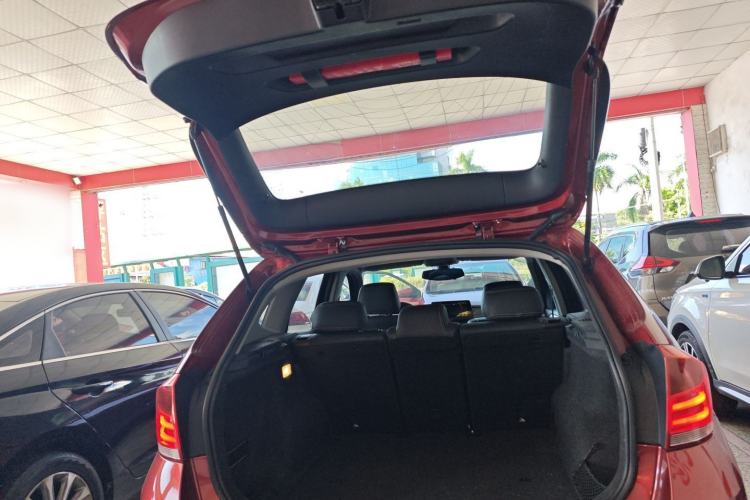 Used BMW X1 2014 sDrive18i Fashion Model Trunk