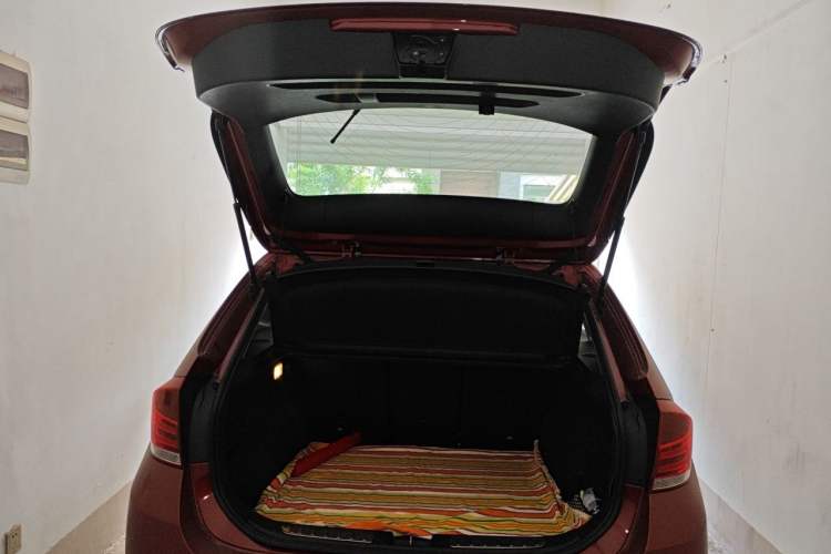 Used BMW X1 2014 sDrive18i Leading Model Trunk