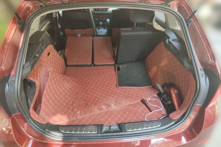 Used BMW X1 2014 sDrive18i Fashion Model Trunk