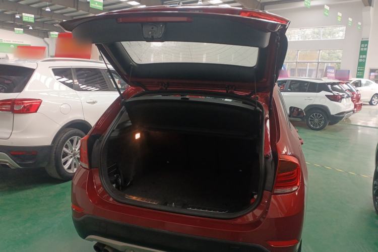 Used BMW X1 2014 sDrive18i Fashion Model Trunk