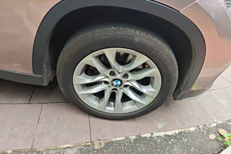 Used BMW X1 2014 sDrive18i Leading Model Right Front Wheel Hub