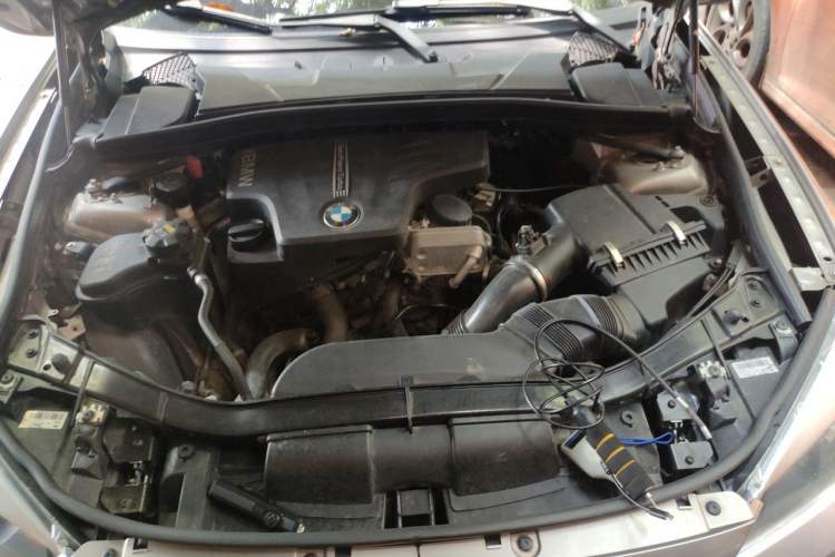 Used BMW X1 2014 sDrive18i Fashion Model Engine Bay