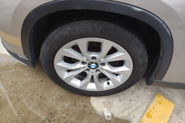 Used BMW X1 2014 sDrive18i Fashion Model Left Front Wheel Hub