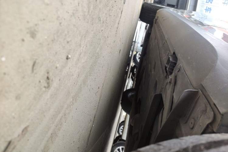 Used BMW X1 2014 sDrive18i Fashion Model Left Side Sill