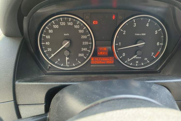 Used BMW X1 2014 sDrive18i manual model Odometer Close Up