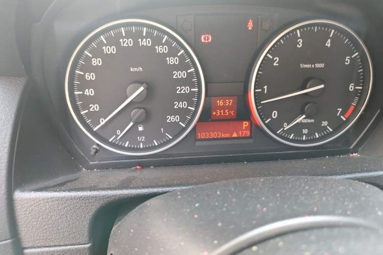 Used BMW X1 2014 sDrive18i Fashion Model Odometer Close Up