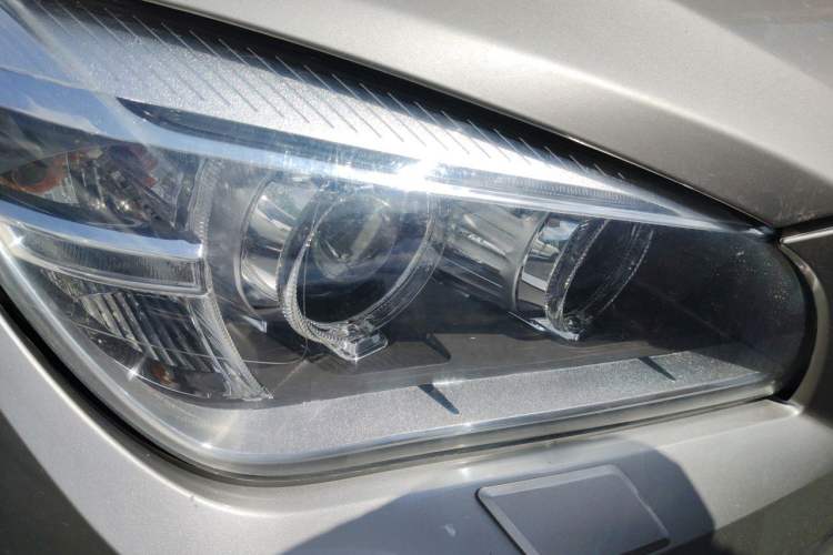 Used BMW X1 2014 sDrive18i Sports Design Package Right Front Headlight