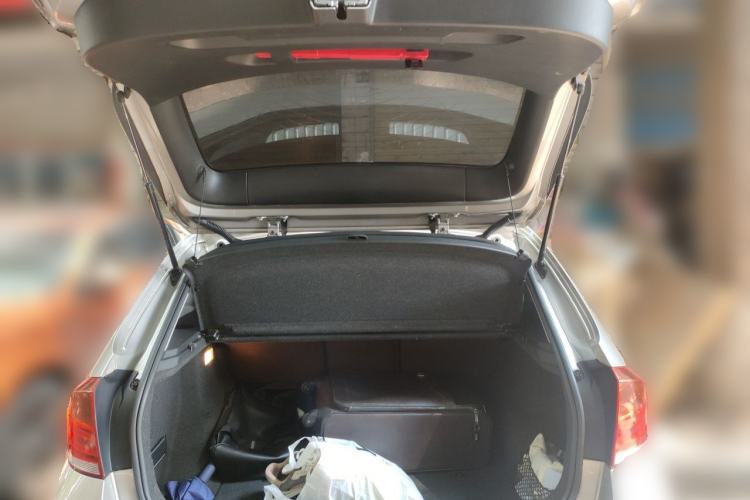 Used BMW X1 2014 sDrive18i Fashion Model Trunk