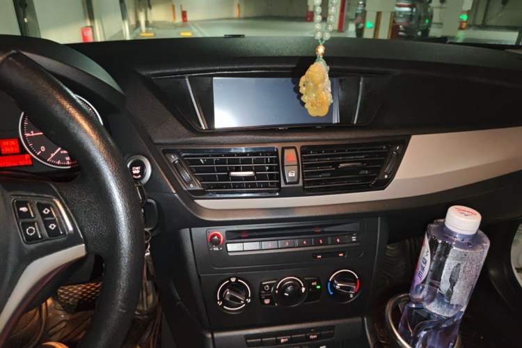 Used BMW X1 2014 sDrive18i Fashion Model Audio And AC Panel