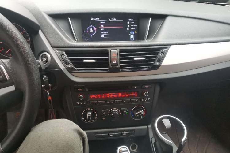 Used BMW X1 2014 sDrive18i Fashion Model Audio And AC Panel