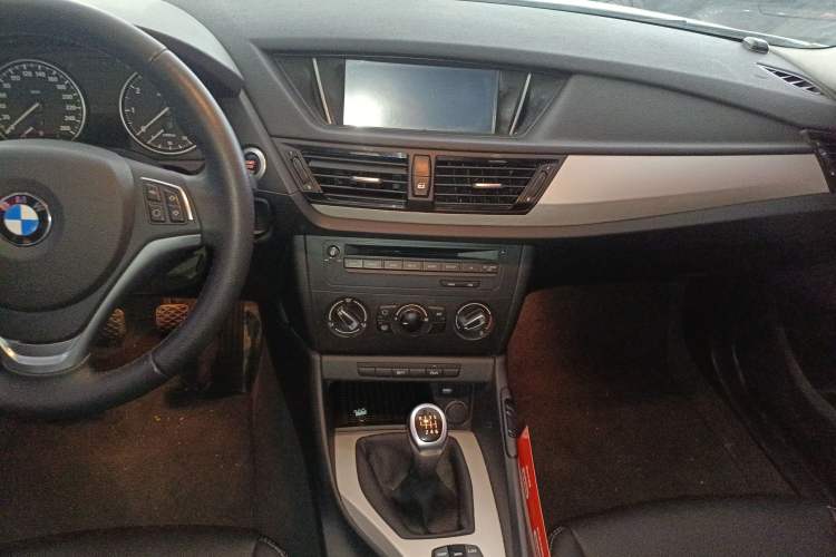 Used BMW X1 2014 sDrive18i manual model Audio And AC Panel