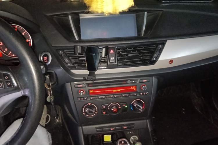 Used BMW X1 2014 sDrive18i Fashion Model Audio And AC Panel