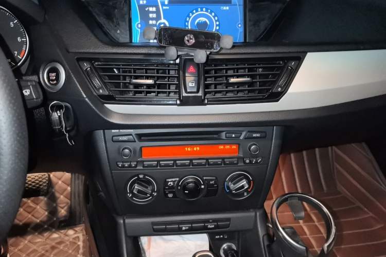 Used BMW X1 2014 sDrive18i Fashion Model Audio And AC Panel