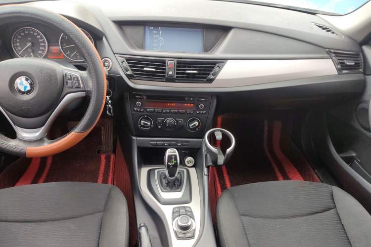 Used BMW X1 2014 sDrive18i Fashion Model Audio And AC Panel
