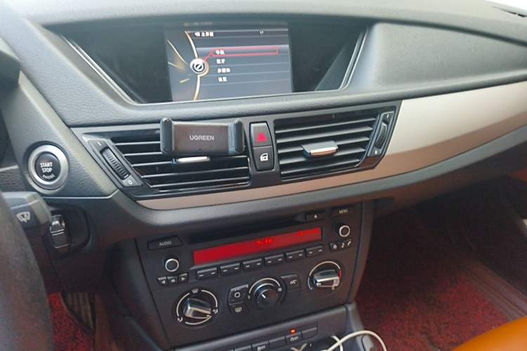 Used BMW X1 2014 sDrive18i Fashion Model Audio And AC Panel