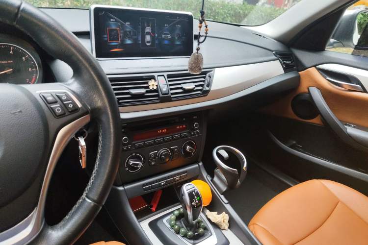 Used BMW X1 2014 sDrive18i Fashion Model Audio And AC Panel