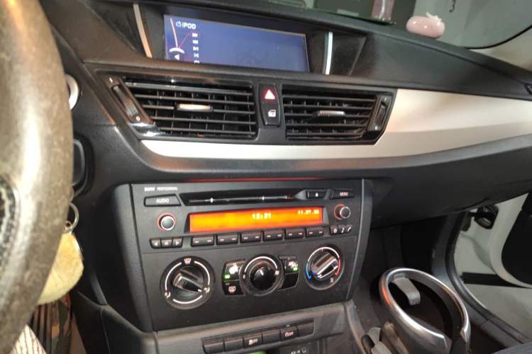Used BMW X1 2014 sDrive18i Fashion Model Audio And AC Panel
