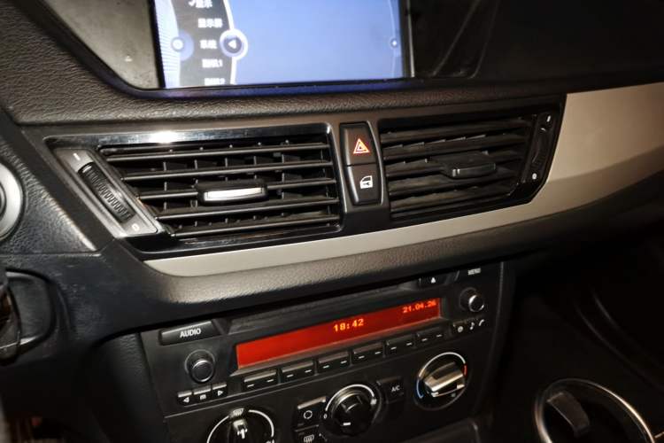 Used BMW X1 2014 sDrive18i Fashion Model Audio And AC Panel